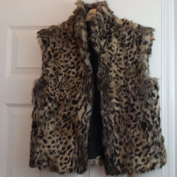 Sale Adrienne Landau Animal Print Vest - Picture 12 of 12